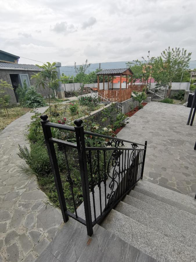 Guest House Eden Tbilisi Esterno foto
