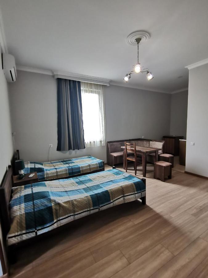 Guest House Eden Tbilisi Esterno foto