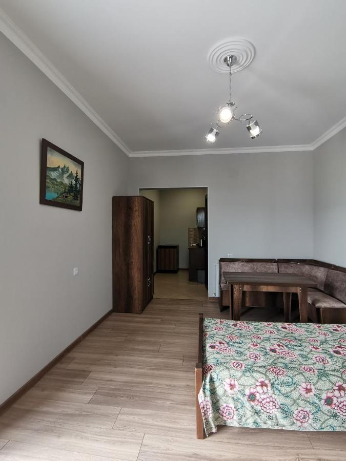 Guest House Eden Tbilisi Esterno foto