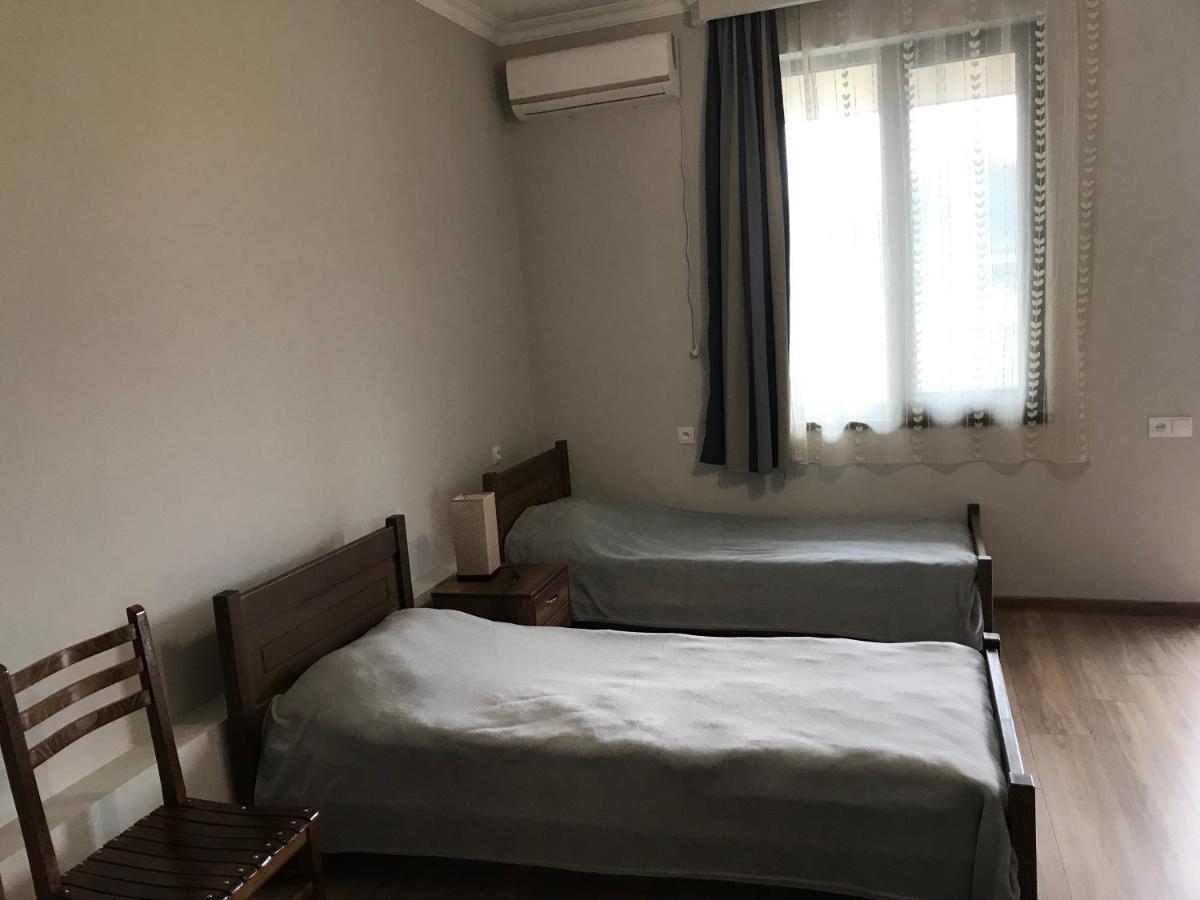 Guest House Eden Tbilisi Esterno foto